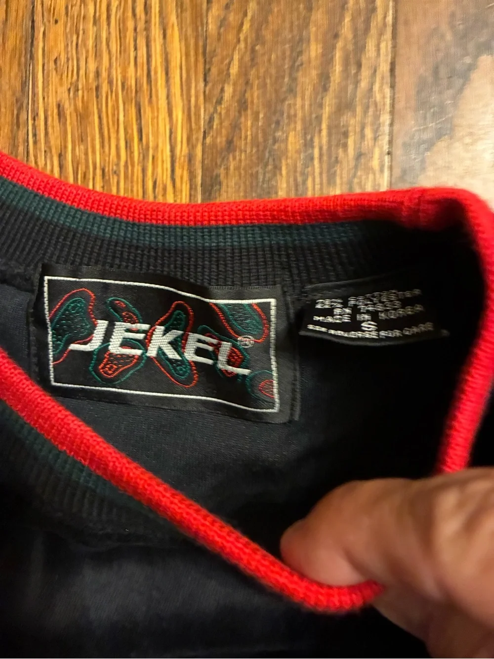 90’s jekel sportswear velour long sleeve size small